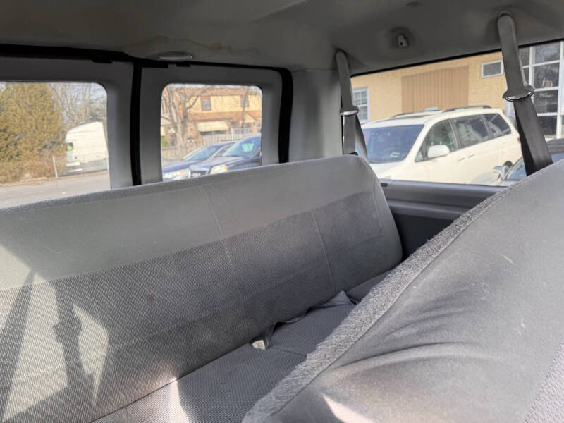 2006 Ford E-Series E-350 SD XLT