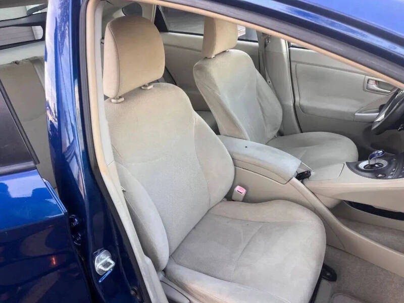 2010 Toyota Prius III