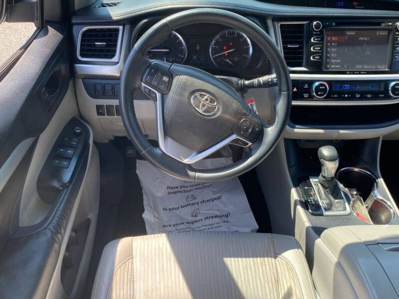 2016 Toyota Highlander LE Plus