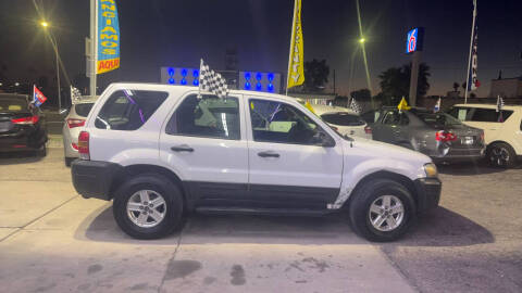2005 Ford Escape XLS