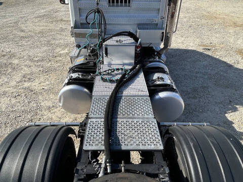 2019 Peterbilt 567 Road Tractor