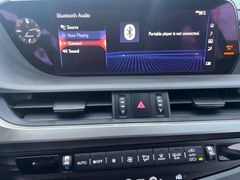 2019 Lexus ES 300h