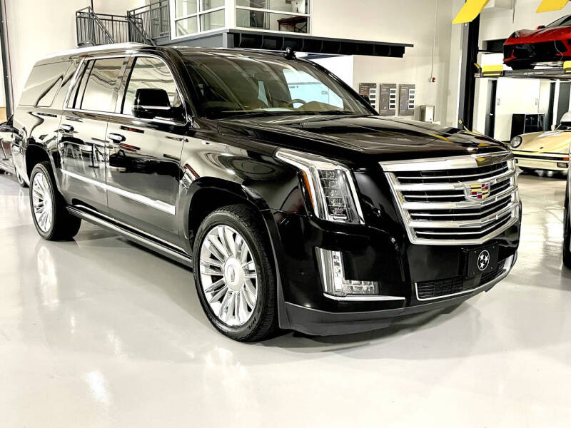 2017 Cadillac Escalade ESV Platinum's photo