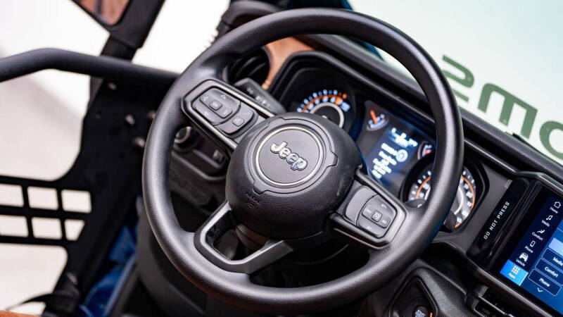 2026 Jeep Gladiator Sport