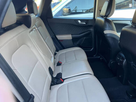 2020 Ford Escape SEL