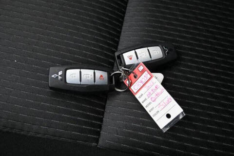 2025 Mitsubishi Outlander ES