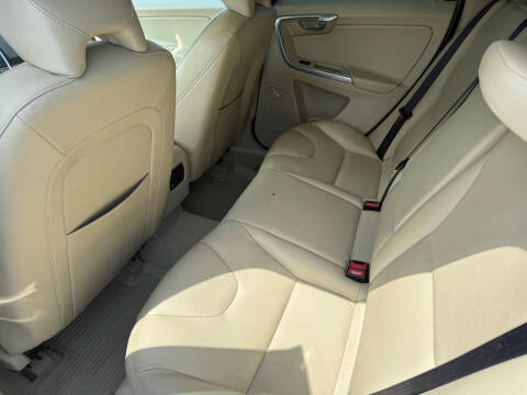 2016 Volvo XC60 T5 Premier