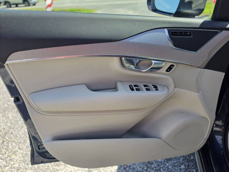 2023 Volvo XC90 B5 Core