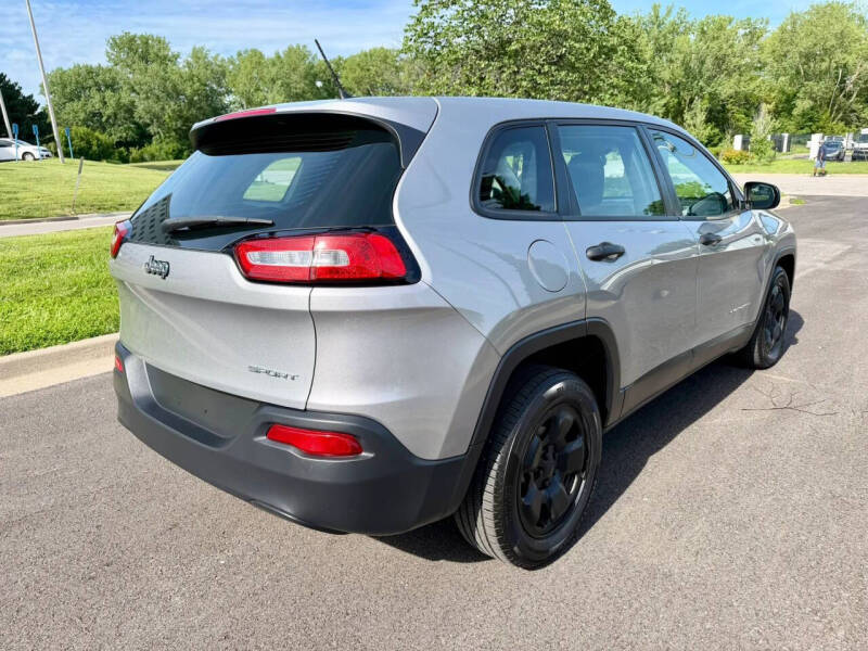 2015 Jeep Cherokee Sport