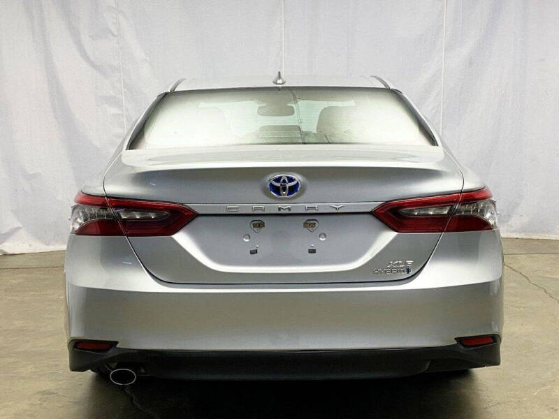 2022 Toyota Camry Hybrid XLE