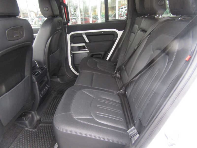 2022 Land Rover Defender 110 X-Dynamic SE