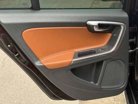 2015 Volvo V60 Cross Country T5