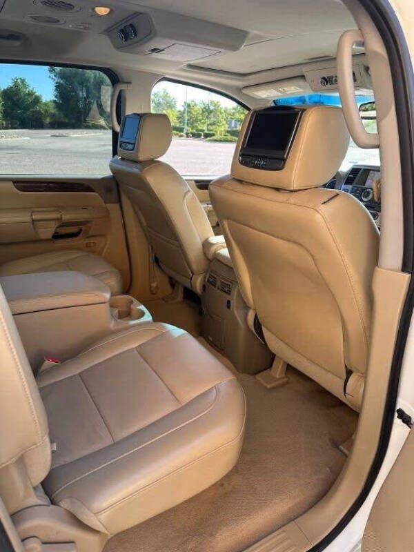 2014 Nissan Armada Platinum