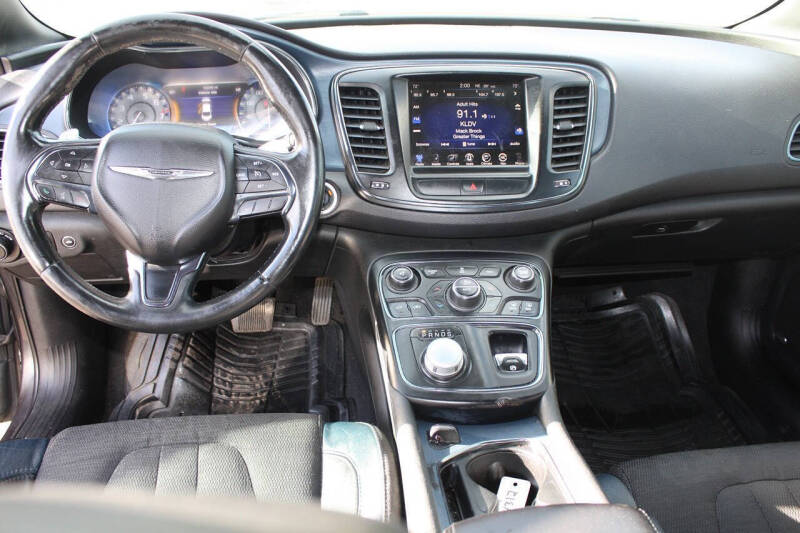 2015 Chrysler 200 S