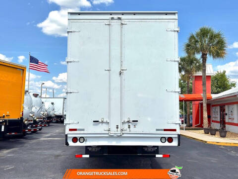 2020 Freightliner M2 106