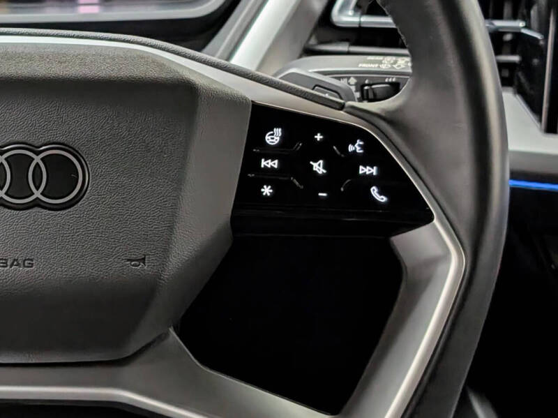 2024 Audi Q4 e-tron quattro Premium Plus 55