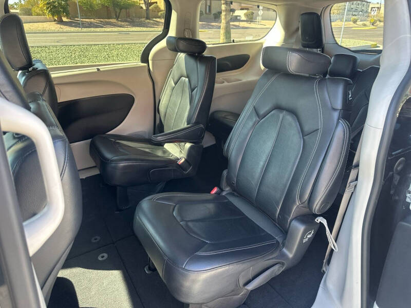 2022 Chrysler Pacifica Touring L