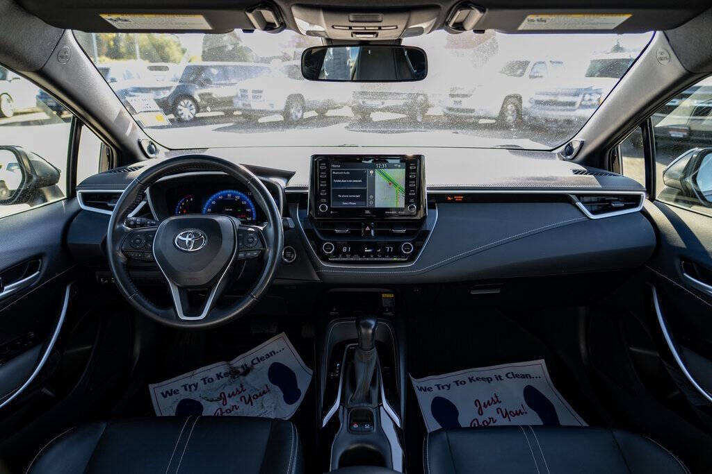 2022 Toyota Corolla Hatchback for sale at Auto Destination in Puyallup, WA