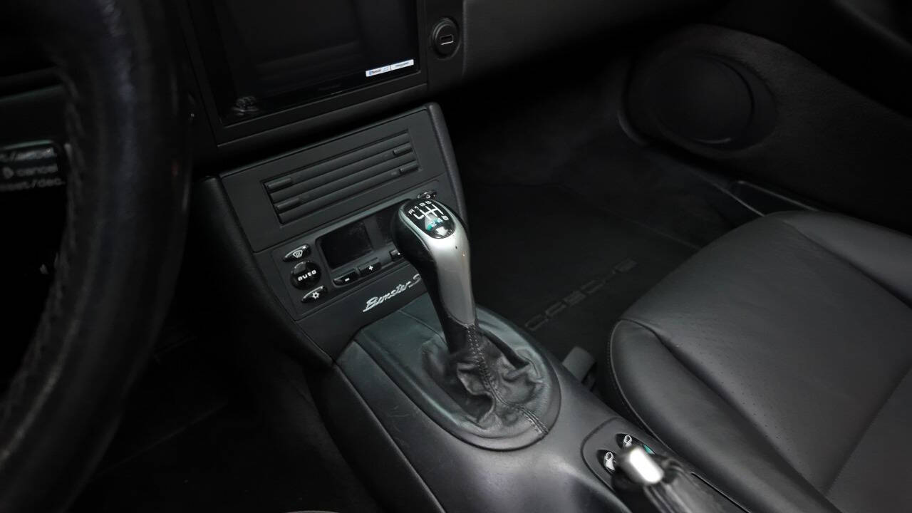 2001 Porsche Boxster 37