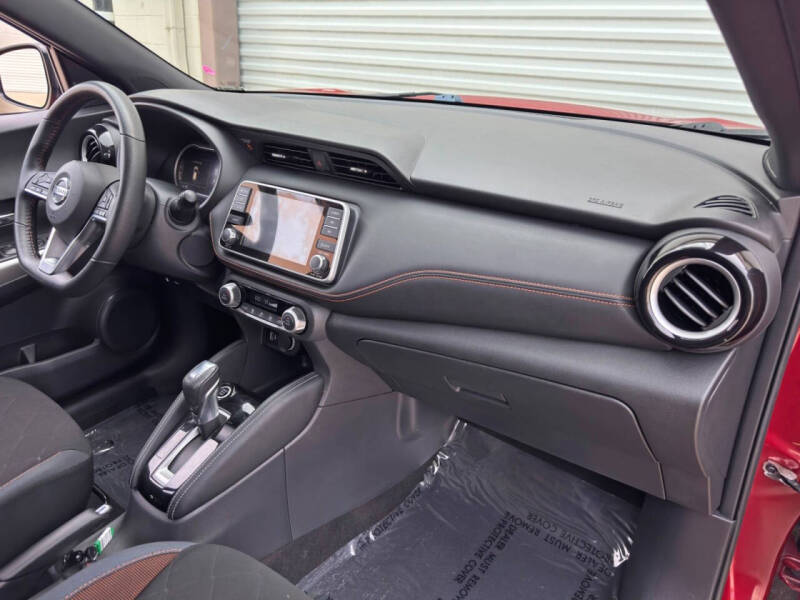 2020 Nissan Kicks SR