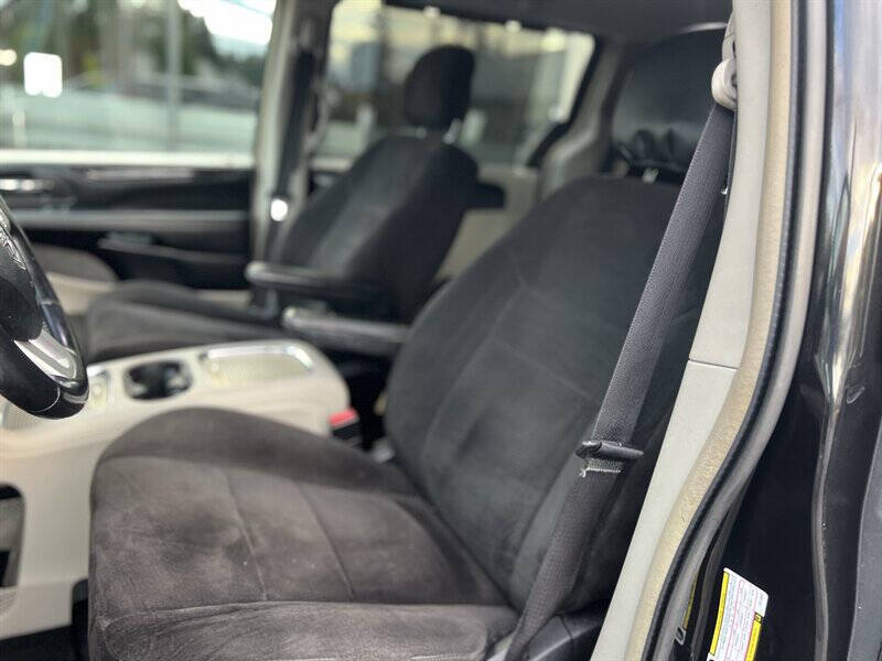 2012 Dodge Grand Caravan Crew