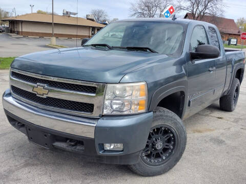 2008 Chevrolet Silverado 1500 for sale at Car Castle in Zion IL