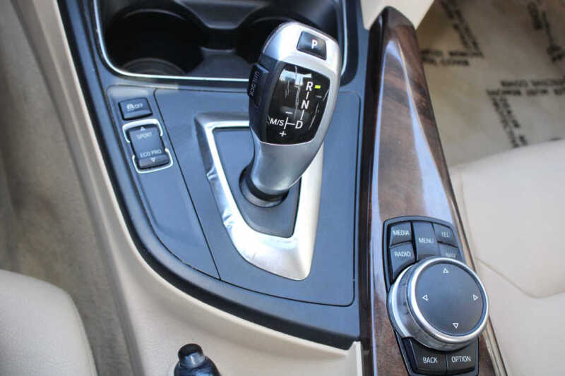 2015 BMW 3 Series 320i