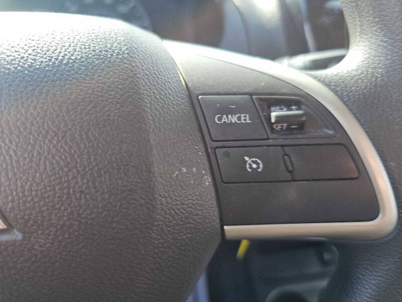 2024 Mitsubishi Mirage ES