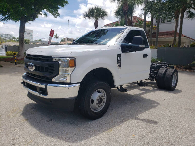 2022 Ford F-350 Super Duty Chassis Cab XL's photo