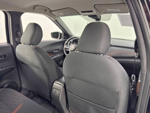 2022 Nissan Kicks SR