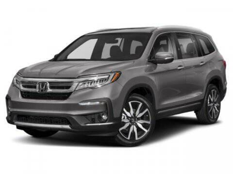 2021 Honda Pilot Touring w/Rear Captain's Chairs