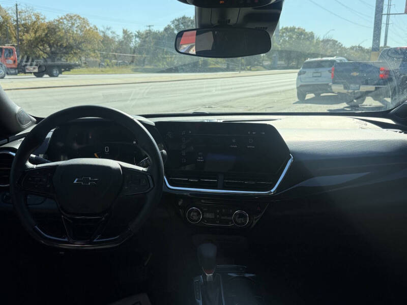 2025 Chevrolet Trax RS