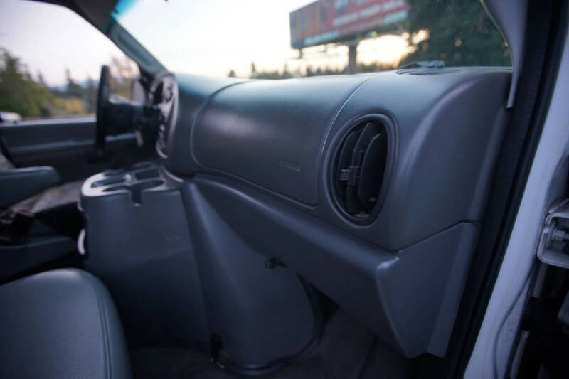 2003 Ford E-Series E-250