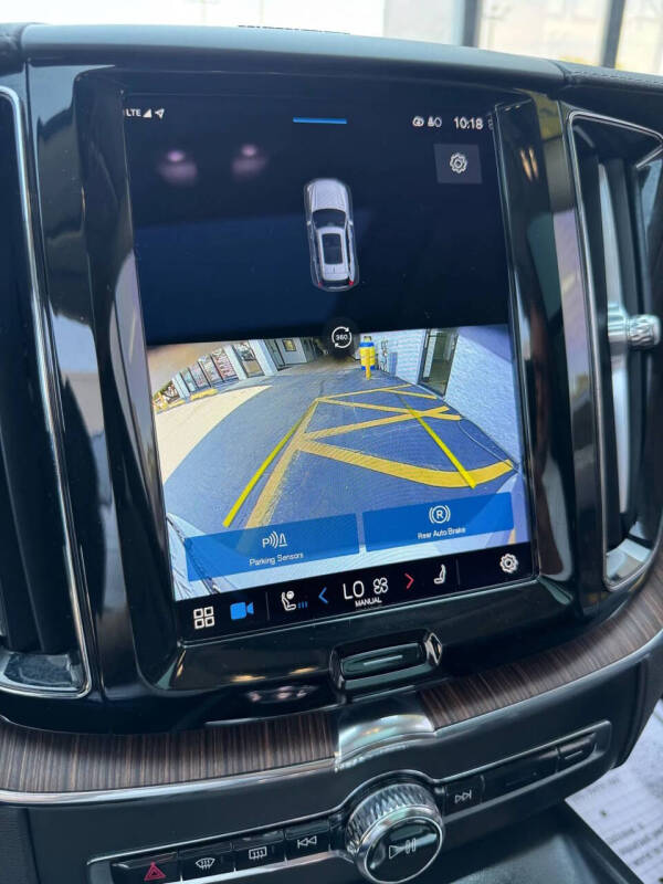 2023 Volvo XC60 B5 Ultimate Bright Theme