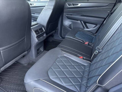 2024 Volkswagen Atlas Cross Sport SEL Premium R-Line 4Motion