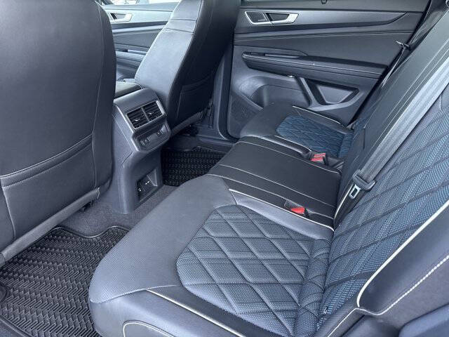 2024 Volkswagen Atlas Cross Sport SEL Premium R-Line 4Motion