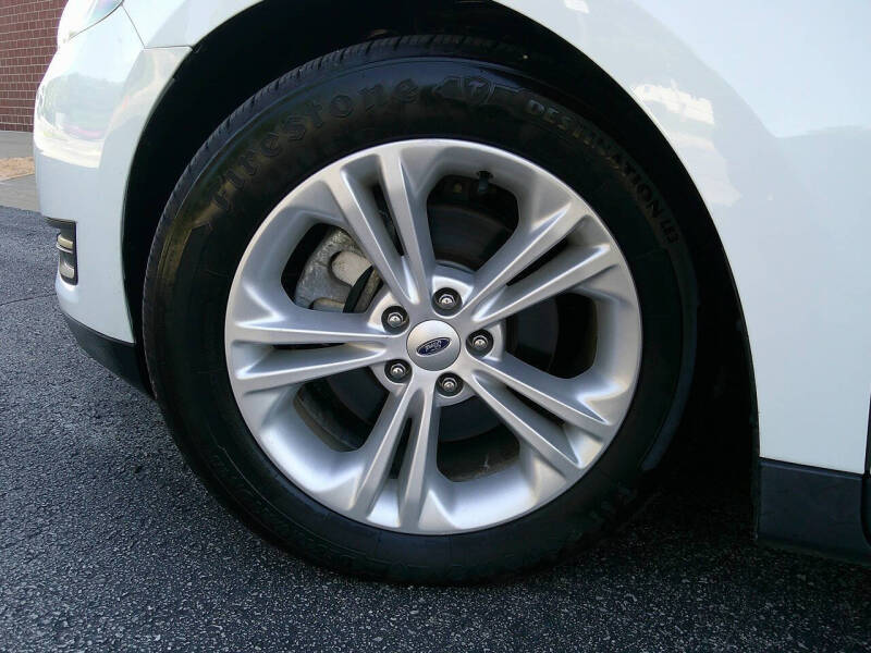 2016 Ford Taurus SEL