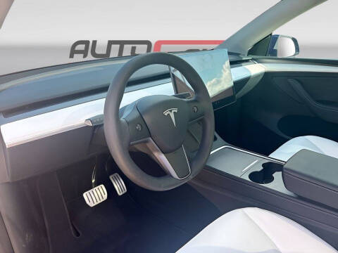 2024 Tesla Model Y Performance