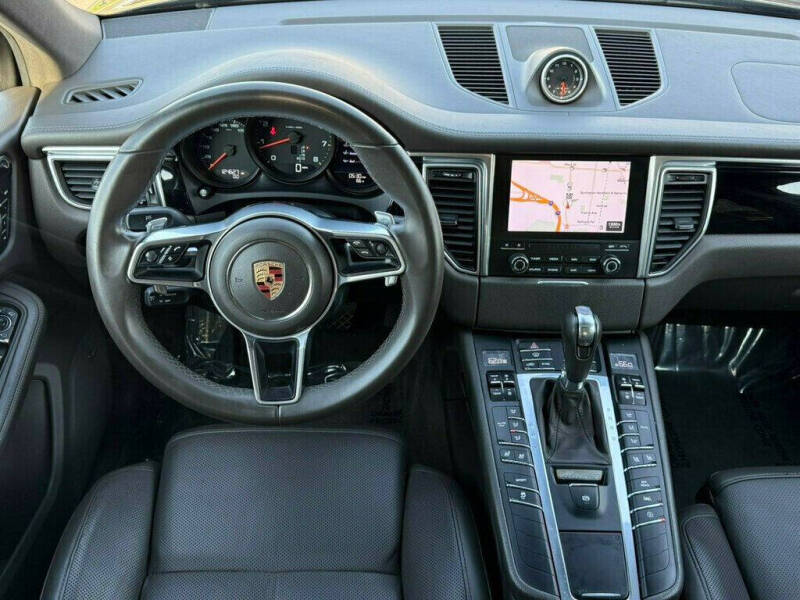 2017 Porsche Macan