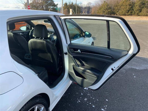 2017 Volkswagen Golf R 4Motion