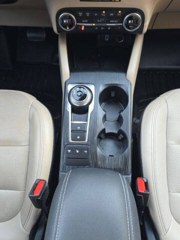 2020 Ford Escape Hybrid Titanium