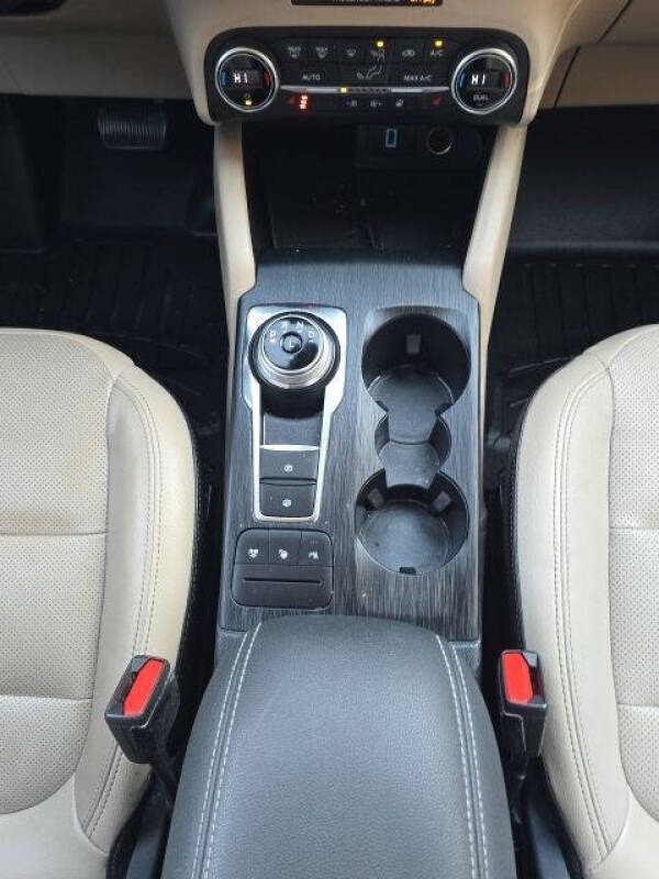 2020 Ford Escape Hybrid Titanium