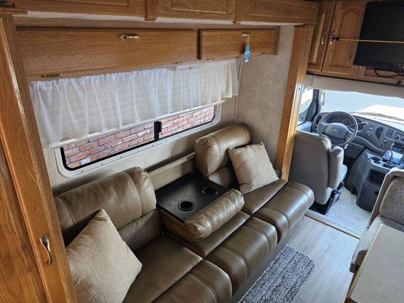 2004 Lexington Class C Mini Motorhome