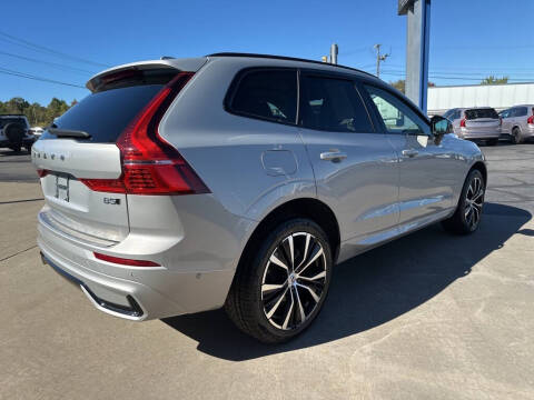 2023 Volvo XC60 B5 Plus Dark Theme