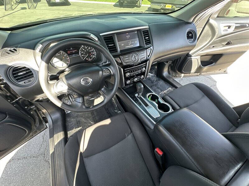 2020 Nissan Pathfinder S