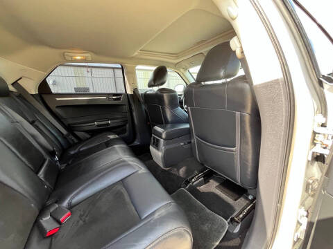 2009 Chrysler 300 SRT-8