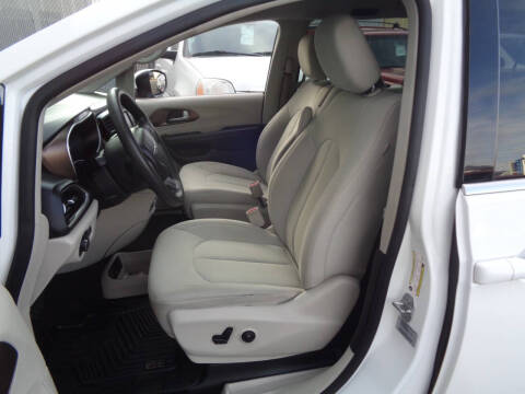 2017 Chrysler Pacifica LX