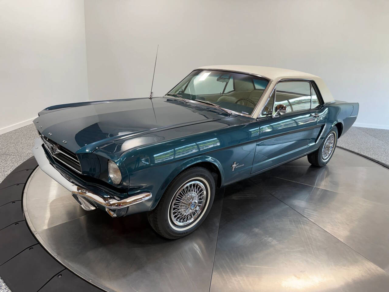 1965 Ford Mustang 12