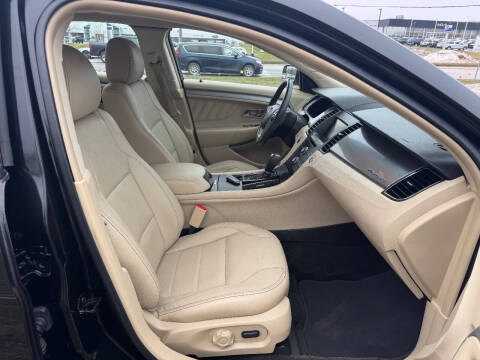 2015 Ford Taurus SEL