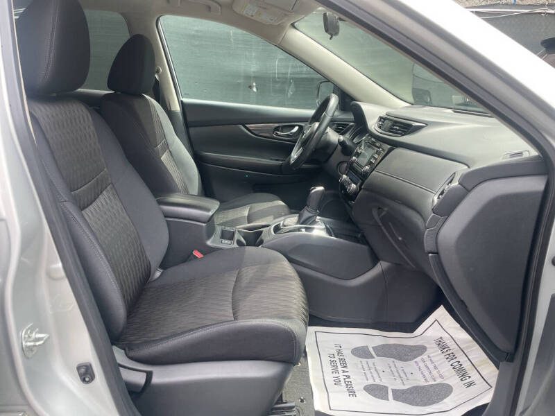 2017 Nissan Rogue SV